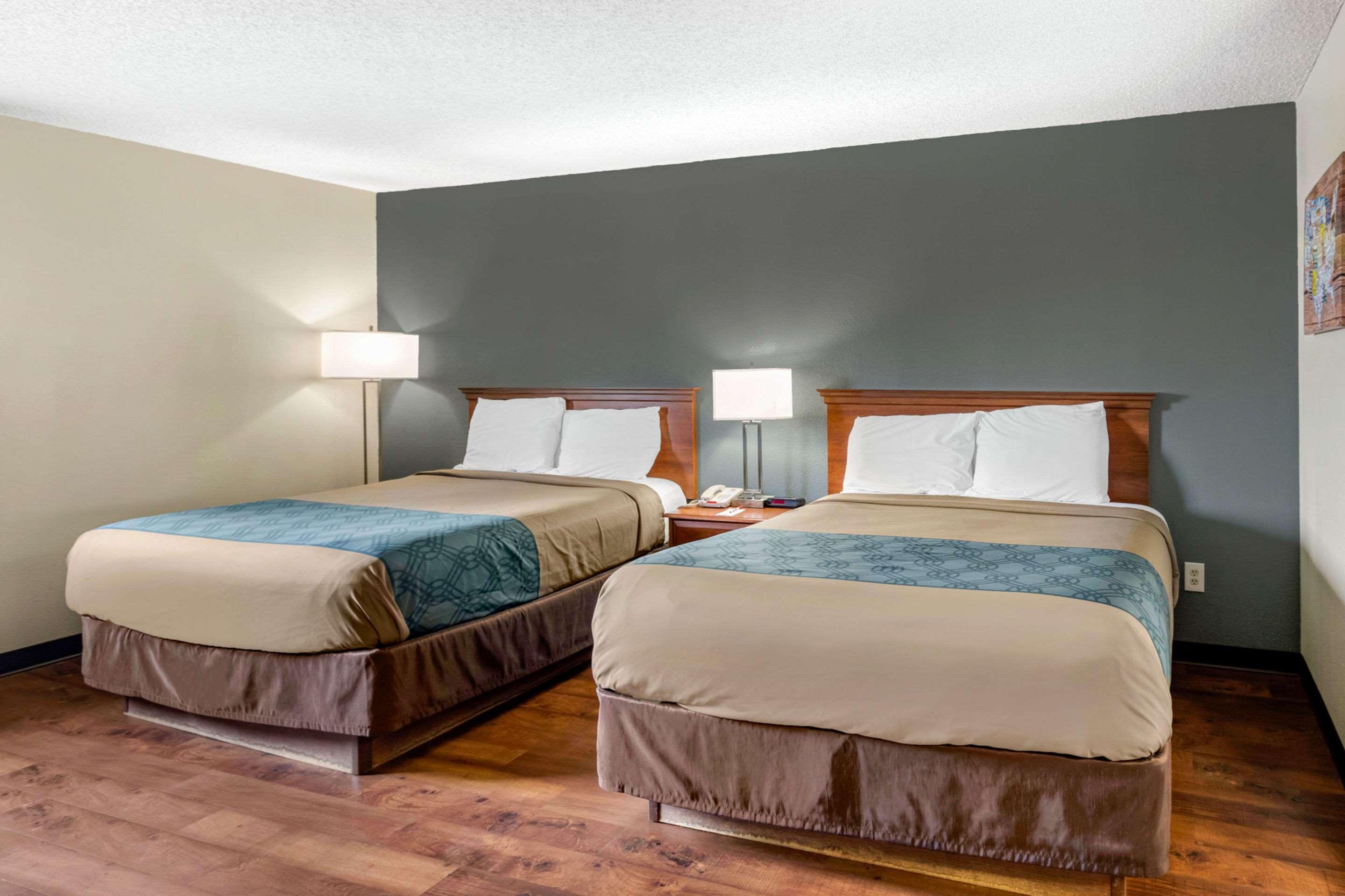 Econo Lodge Firestone Buitenkant foto