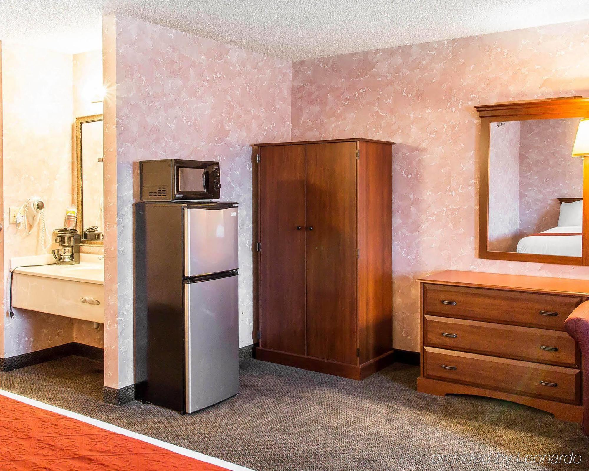 Econo Lodge Firestone Buitenkant foto
